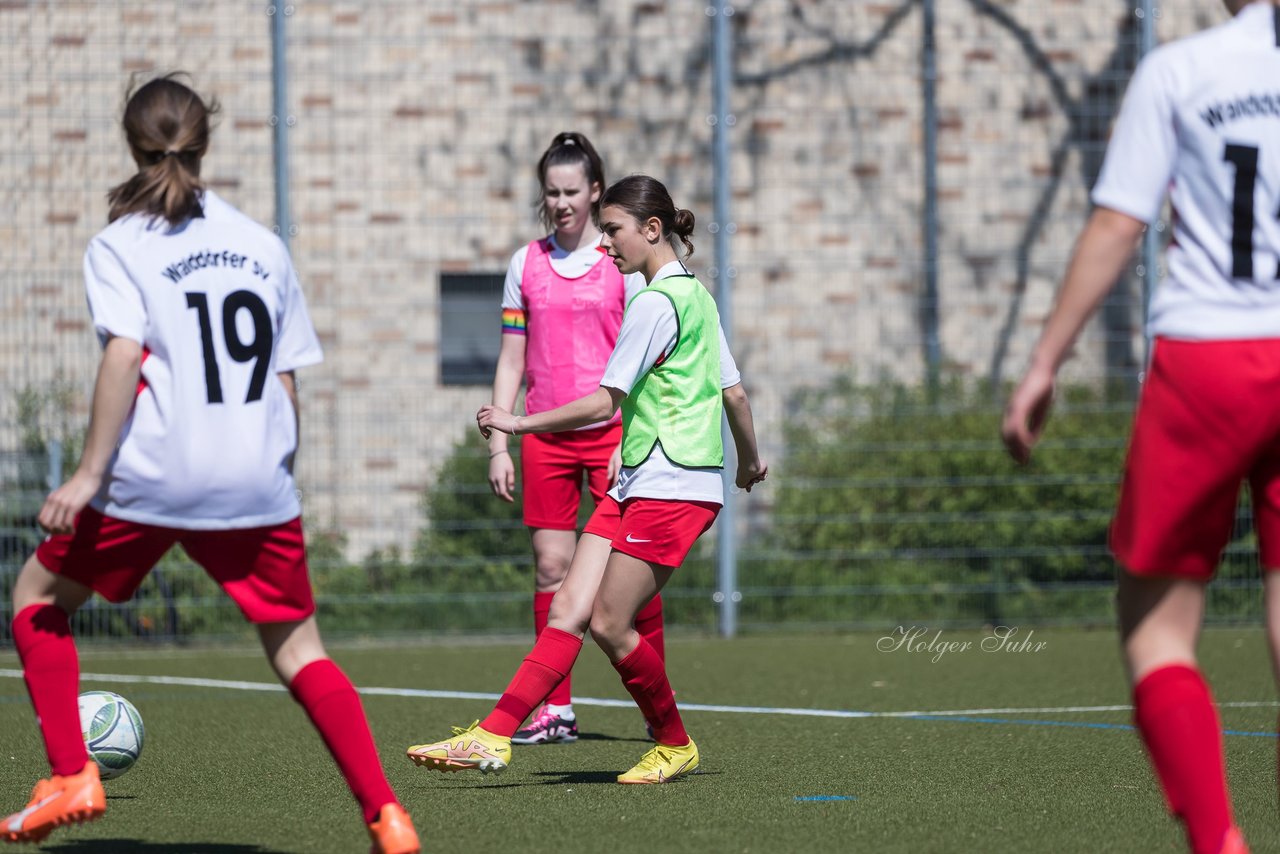 Bild 128 - wCJ Germania Schnelsen - Walddoerfer SV : Ergebnis: 0:6